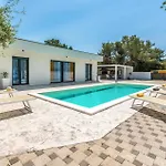 Ferienhaus Beautiful In Biograd With Wifi Weißenburg