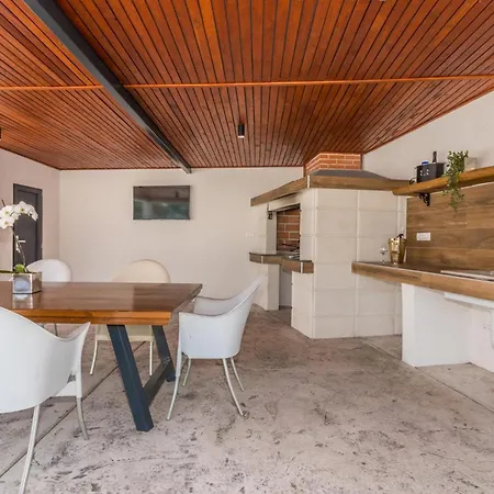Holiday home Beautiful In Biograd With Wifi