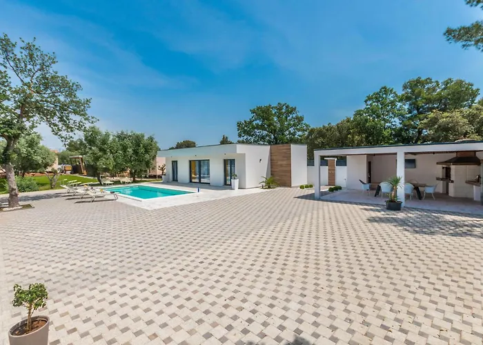 בית נופש Beautiful In Biograd With Wifi