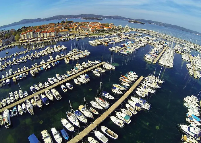 Дом отдыха Beautiful In Biograd With Wifi Биоград-на-Мору
